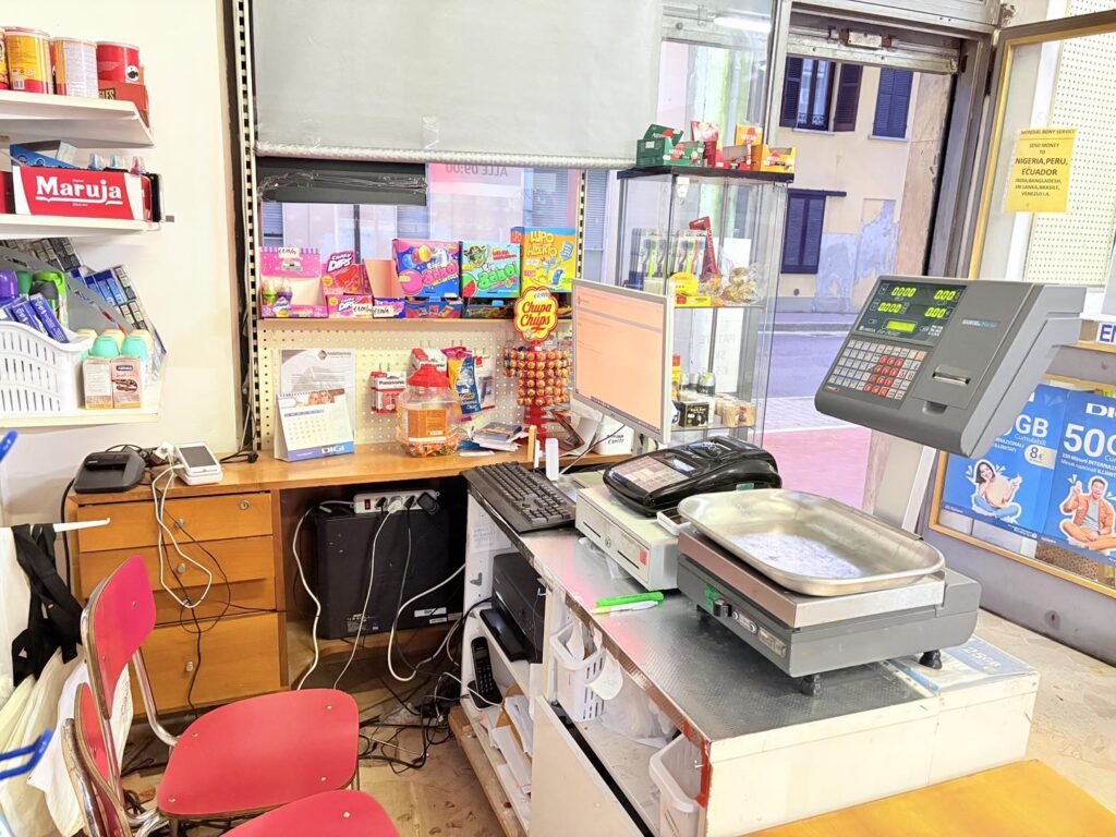 Negozio di alimentari a Sant'Angelo Lodigiano 